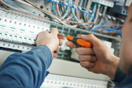 Titre Pro Monteur Câbleur Intégrateur en Equipements Electroniques et Electrotechniques