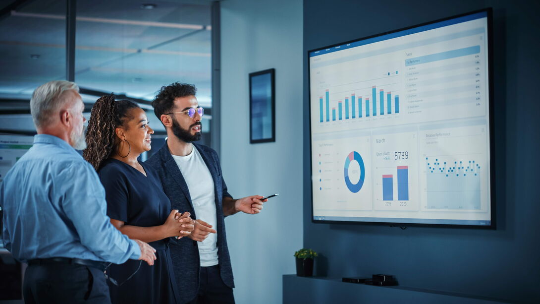 Management - communication - finance